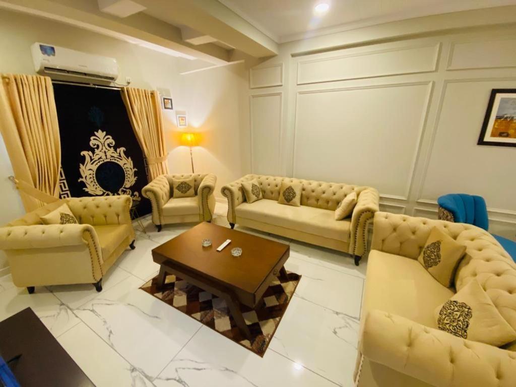 Holidazzle Serviced Apartments Bahria Town Rawalpindi Zewnętrze zdjęcie