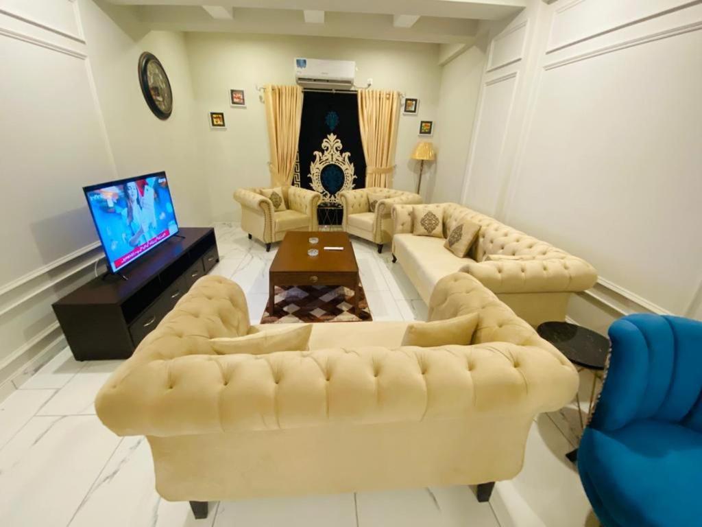 Holidazzle Serviced Apartments Bahria Town Rawalpindi Zewnętrze zdjęcie