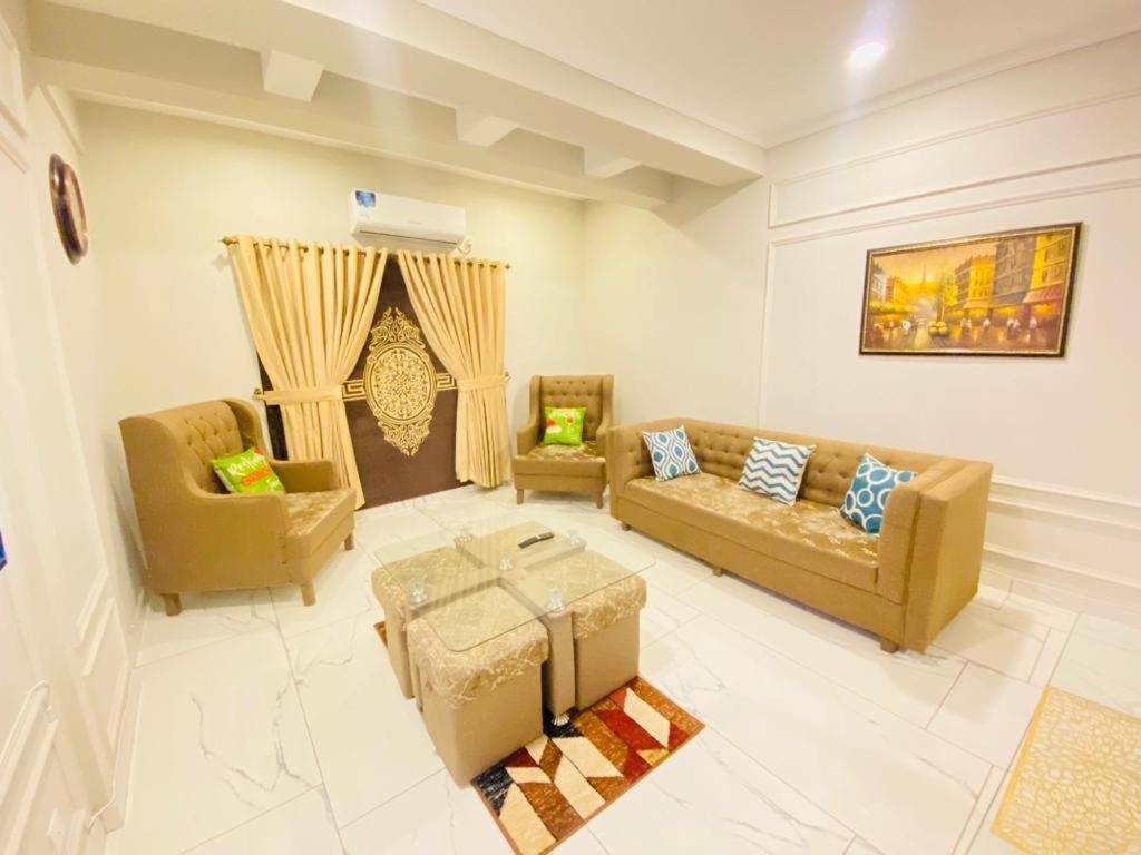 Holidazzle Serviced Apartments Bahria Town Rawalpindi Zewnętrze zdjęcie